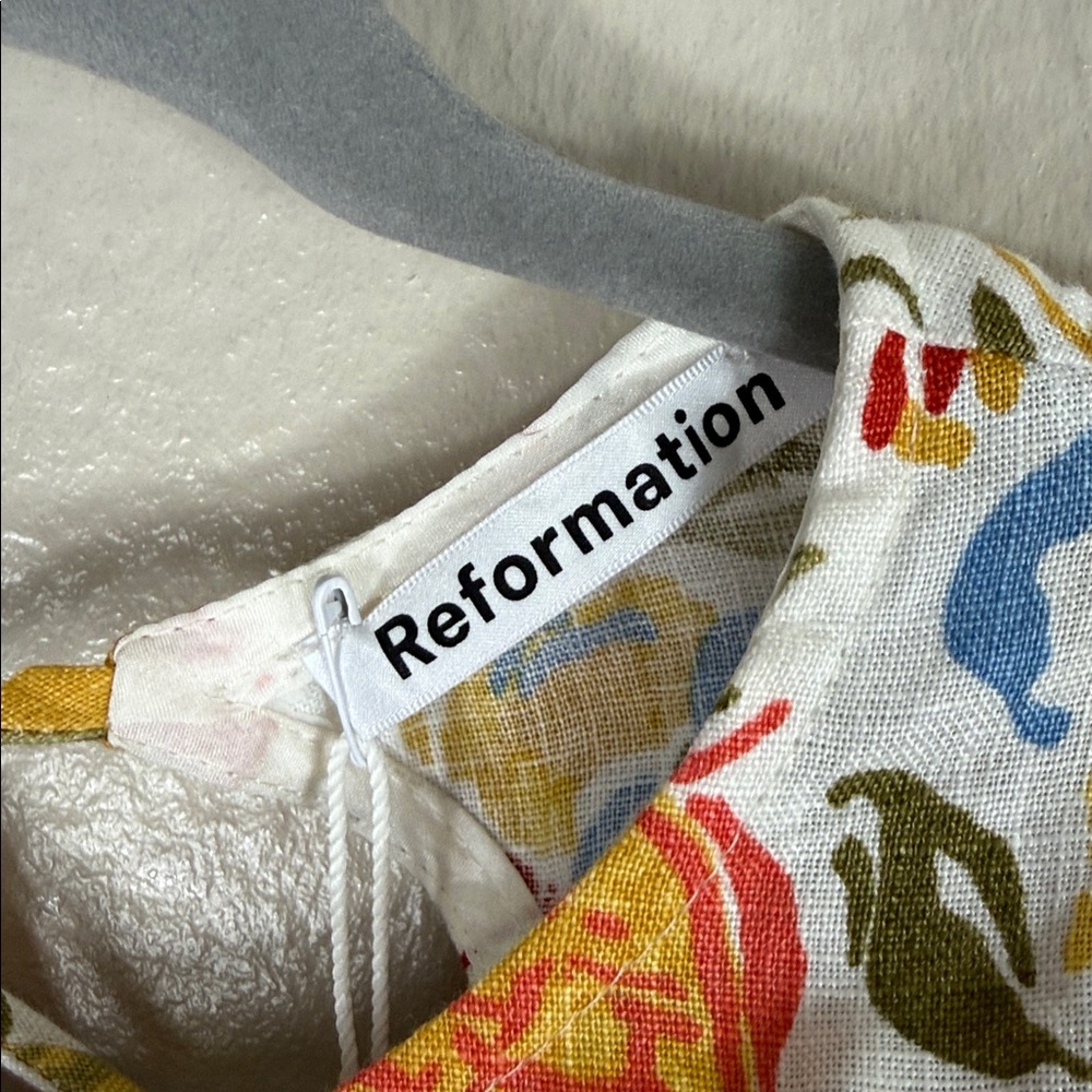 Reformation Anneliese Linen Dress in Fruit Cocktail - Picture 8 of 13